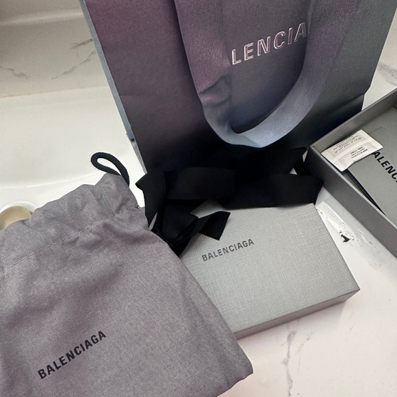 rare balenciaga logo print zip cardholder - Picture 2 of 10